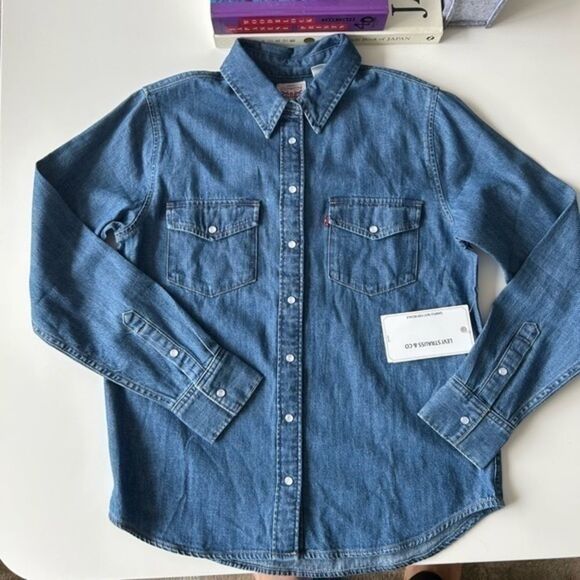 NWT! Levi’s Denim Jean Button Down shirt Size Small - Picture 1 of 11